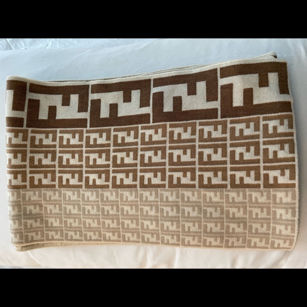 NWT FENDI Zucca FF pattern logo Gradation Stole/Shawl Scarf wool brown shades